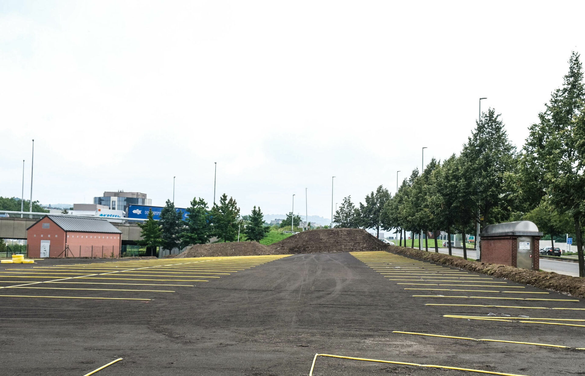 Nouveau parking P+R à Belle-Ile; celui de Vottem est relié par un bus gratuit à la place Saint-Lambert