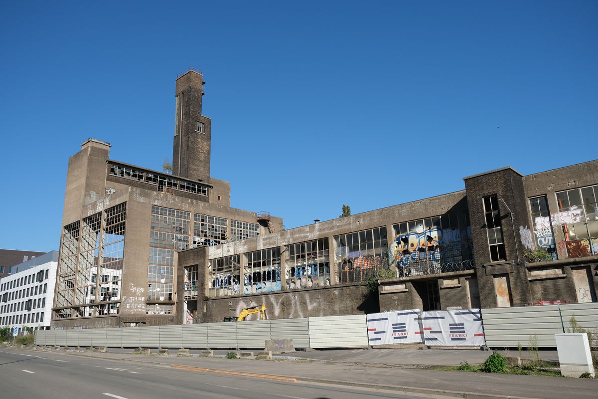 Cité des Métiers au Val-Benoît: le bâtiment est en travaux, le projet est encore flou