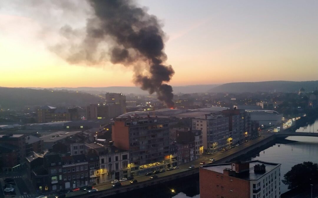 Important incendie ce matin près de la Médiacité