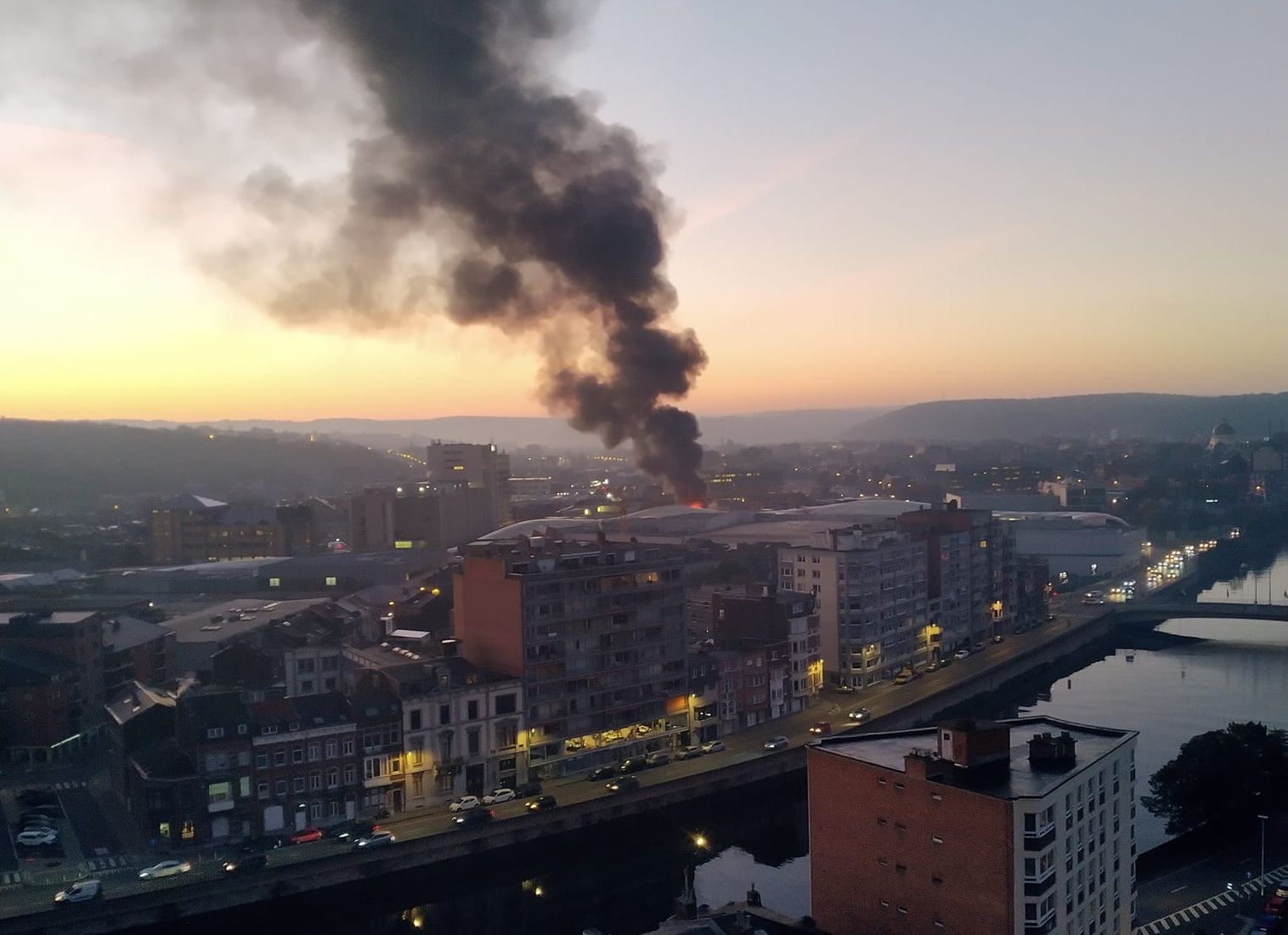 Important incendie ce matin près de la Médiacité