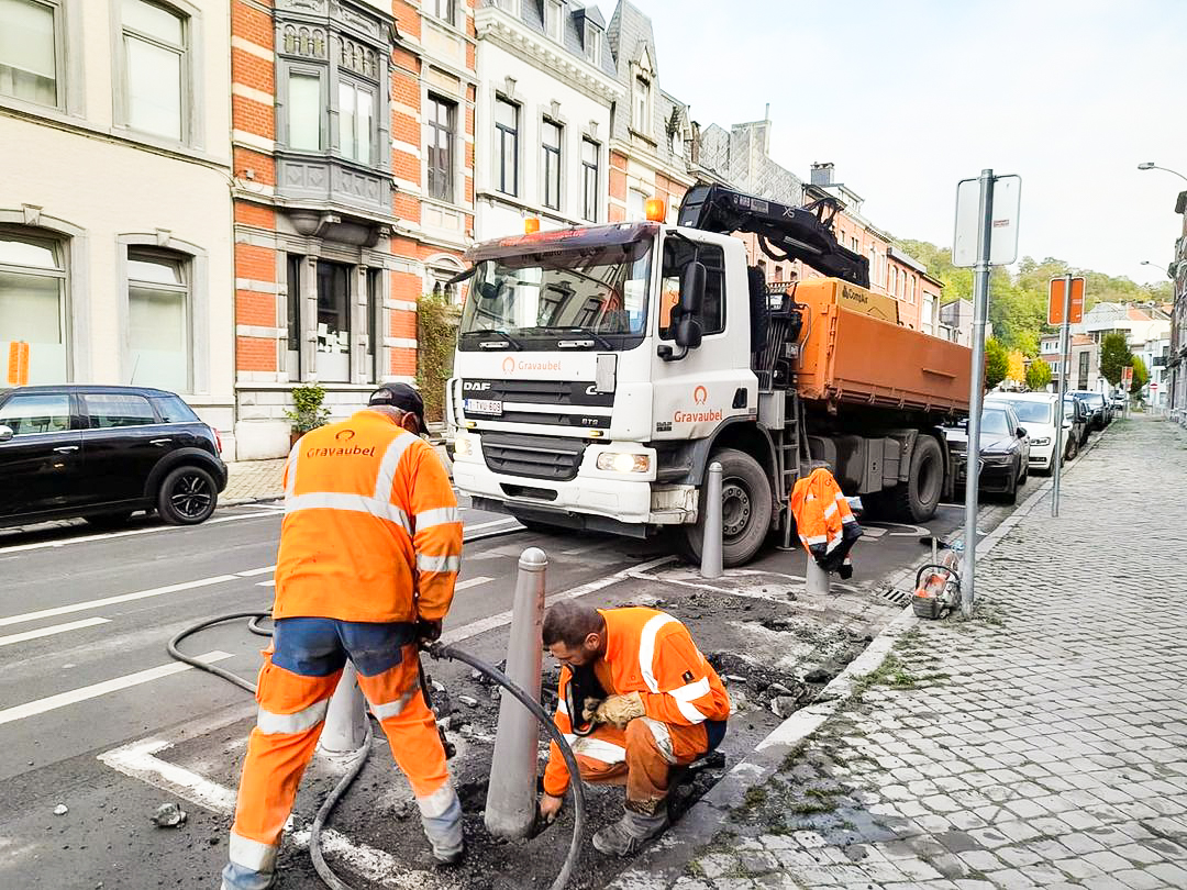 Des emplacements de stationnement vélo démolis par erreur à Saint-Léonard