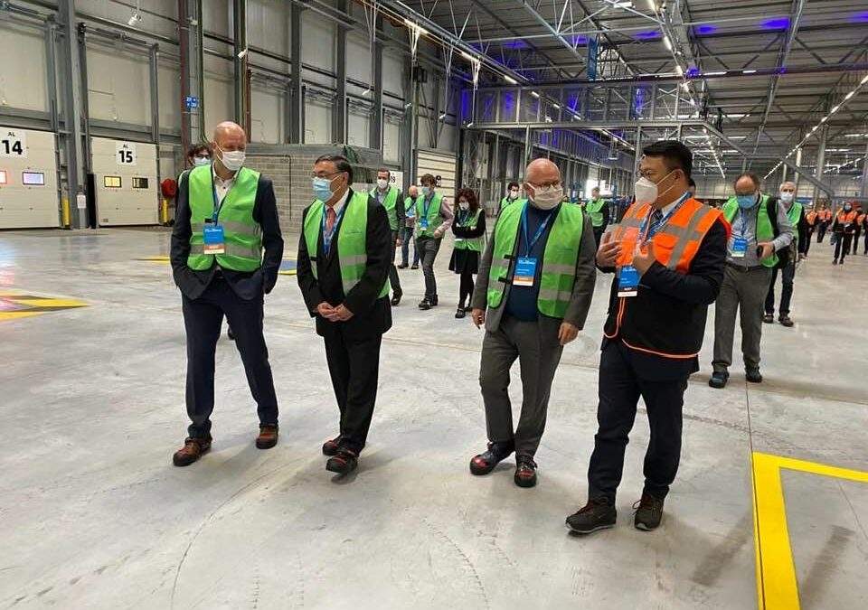 Alibaba inaugure son premier entrepôt à Liege Airport: 200 personnes y travaillent déjà