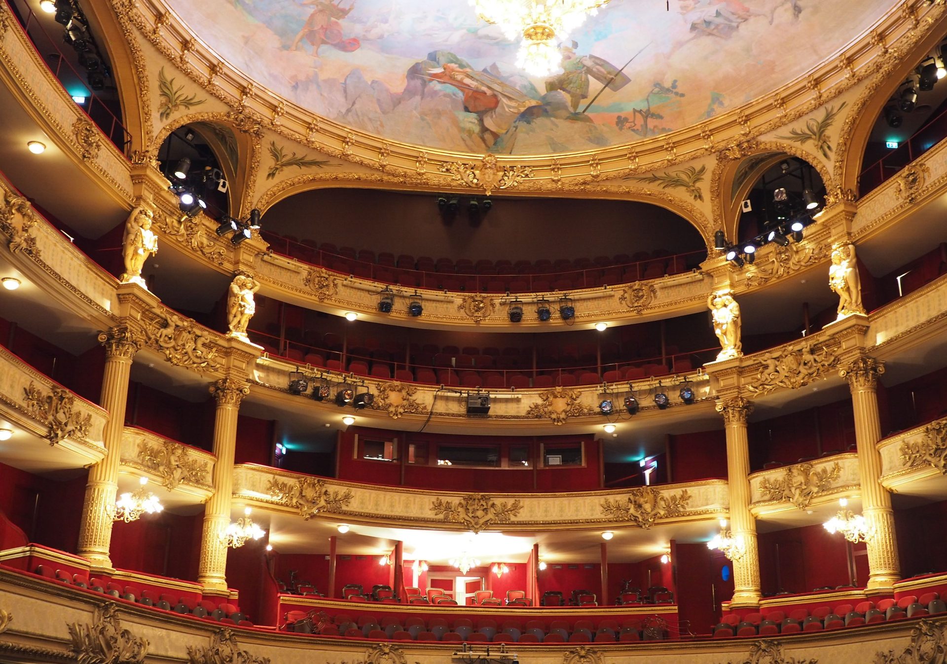 Le maestro Speranza Scappucci quitte l’opéra dans une ambiance tendue