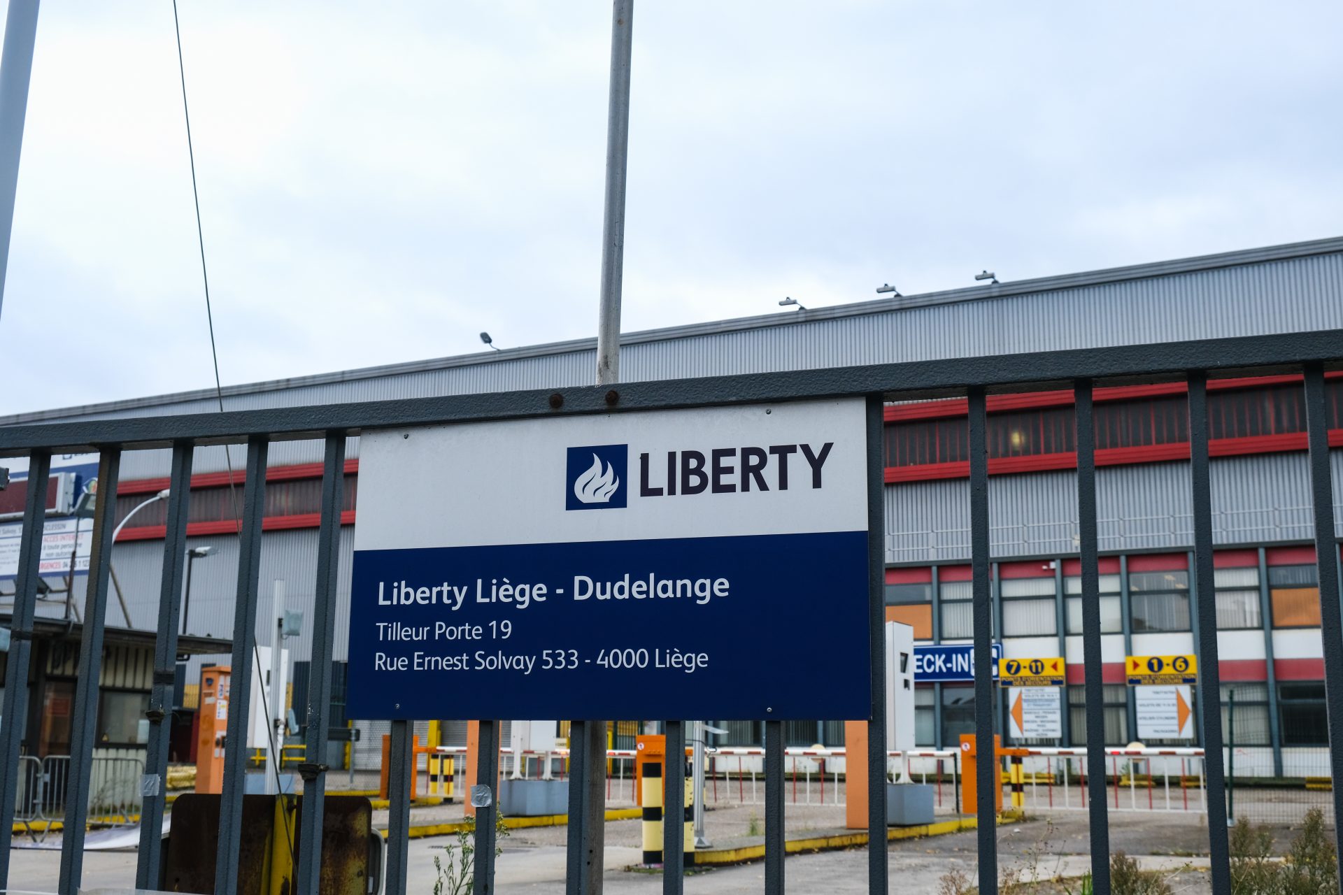 La société Liberty Steel fait appel de sa dissolution et demande un nouveau délai
