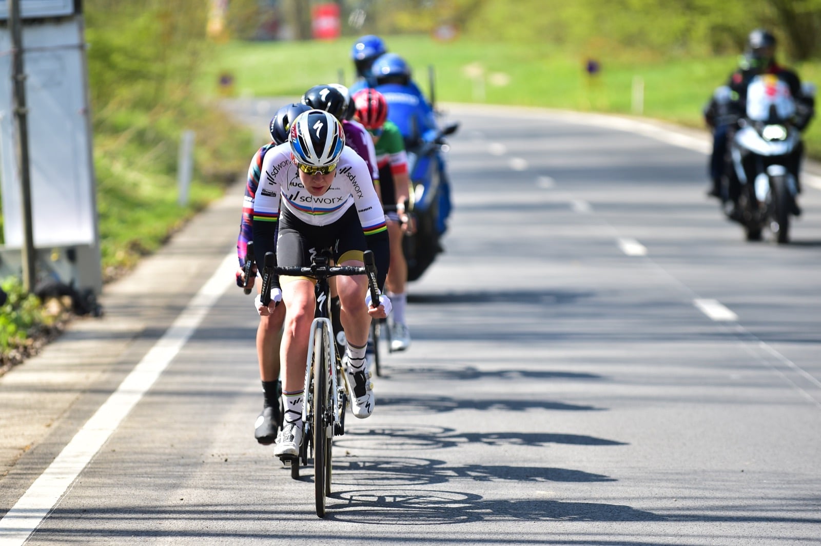Dictée des Classiques ardennaises: 1.200 élèves de la Province sur la pratique du cyclisme et le bon usage de la langue française