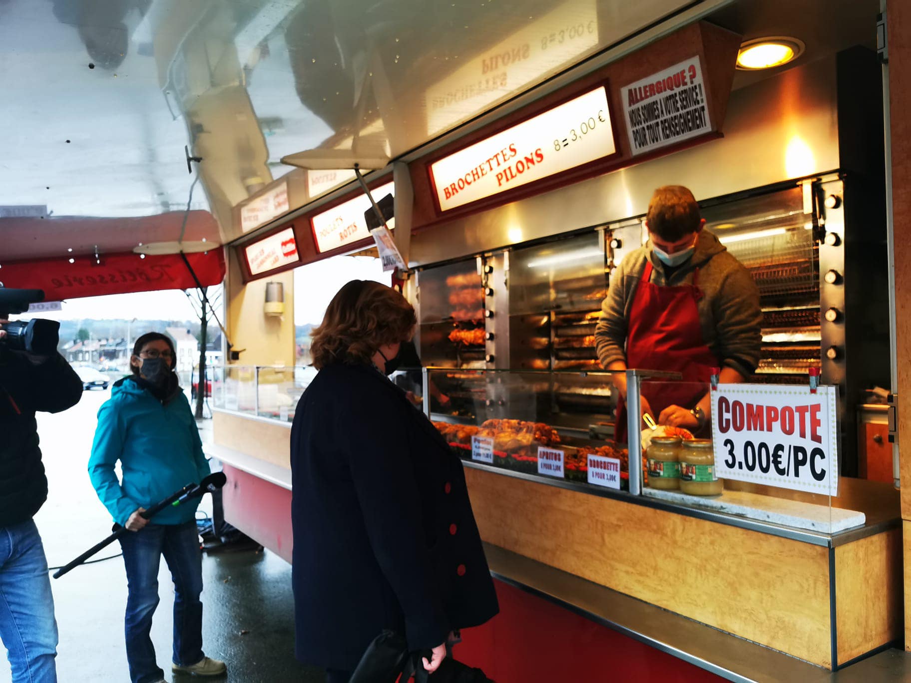 Le marché de Chênée a retrouvé hier la place du Gravier après un déplacement à cause des inondations