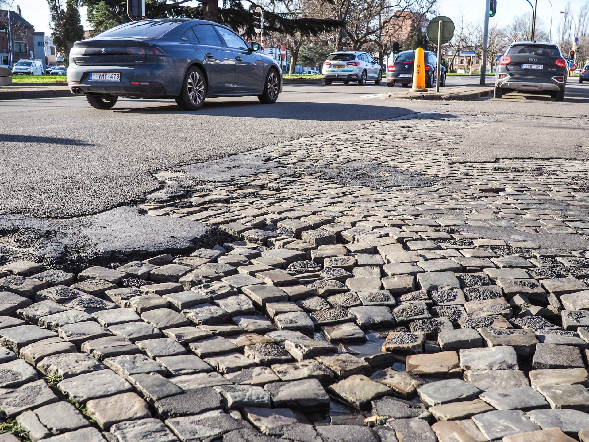Nids-de-poule, bordures scélérates, asphalte à dégâts: les rues de Liège en mauvais état peuvent donner lieu à des indemnisations