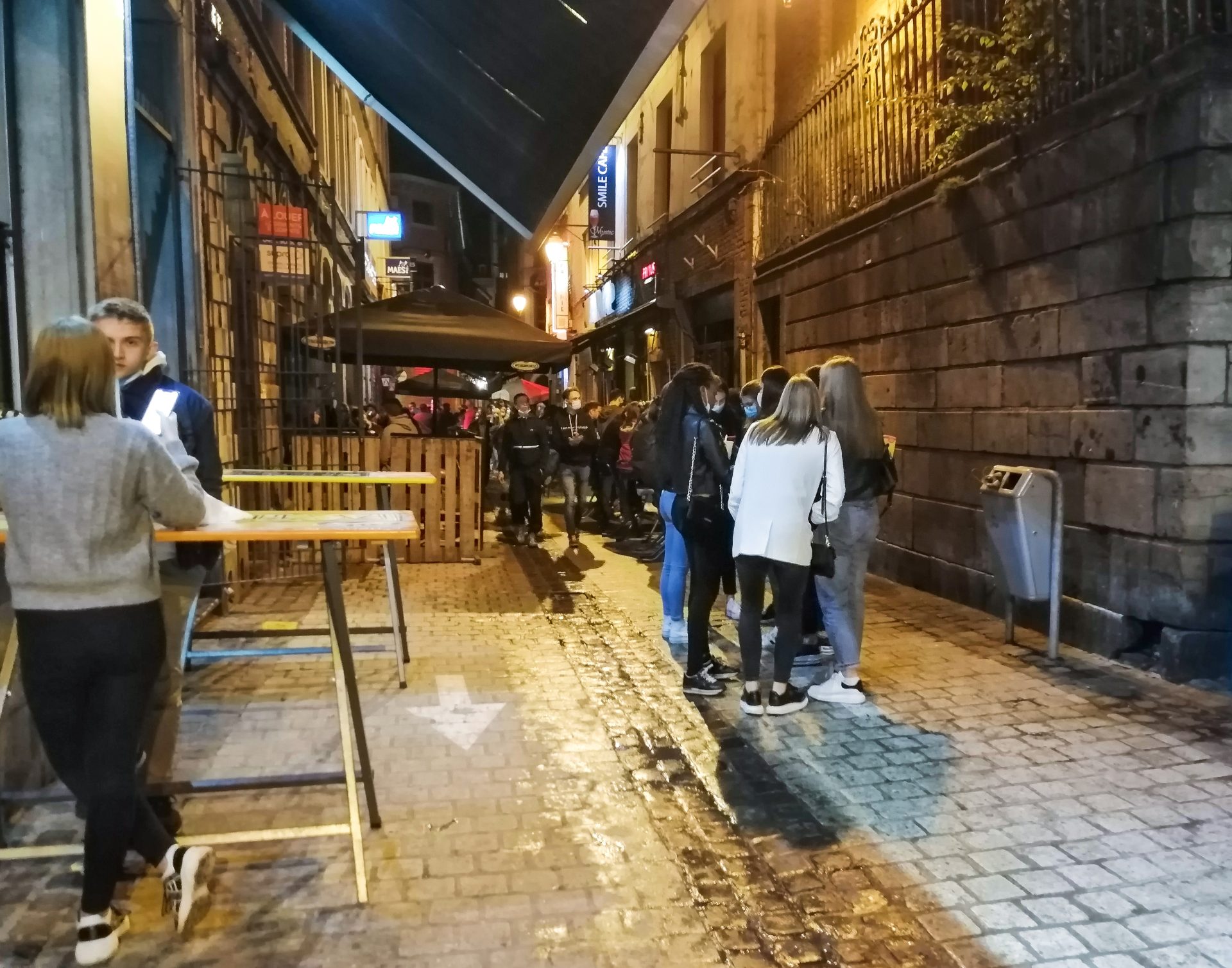 La fermeture des cafés du Carré à 3h du matin est envisagée par le bourgmestre et le chef de la police