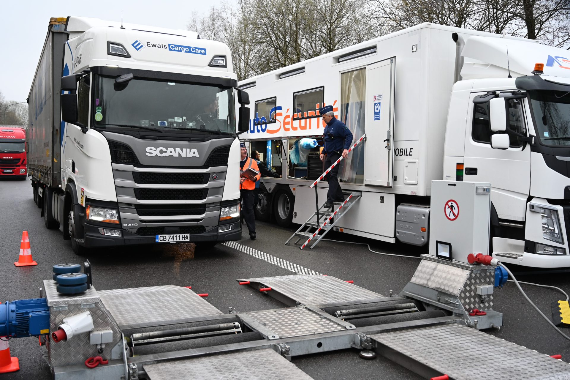 Vaste contrôle ciblant les camions en province de Liège: 34.000 euros d’amendes infligées