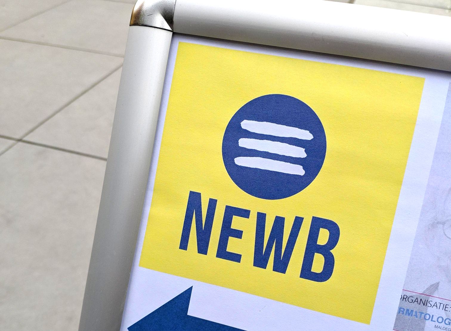 Un pop up de la banque coopérative NewB rue Cathédrale