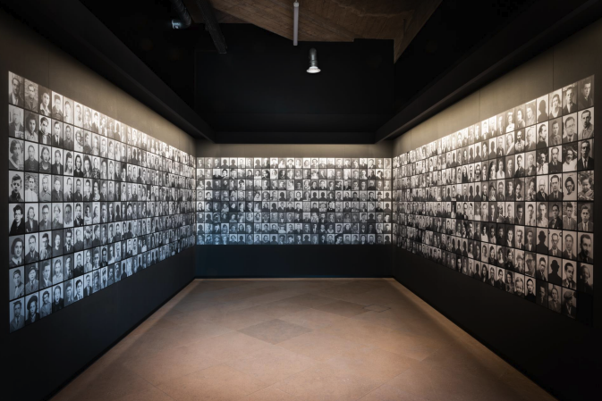Les visages des 733 Juifs liégeois déportés à Auschwitz exposés à l’Îlot Saint-Georges