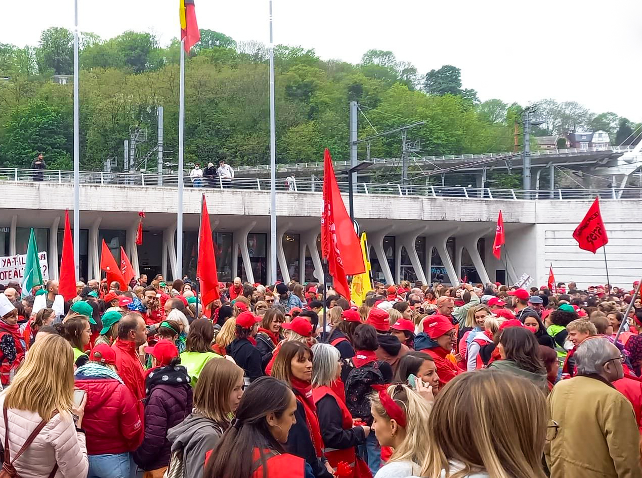Plus de 12.000 enseignants présents hier pour manifester dans les rues de Liège