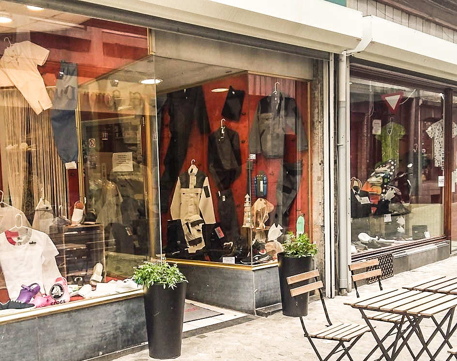 Après 100 ans de vente de vêtements de travail en Neuvice, « La Colporteuse » déménage à Burenville