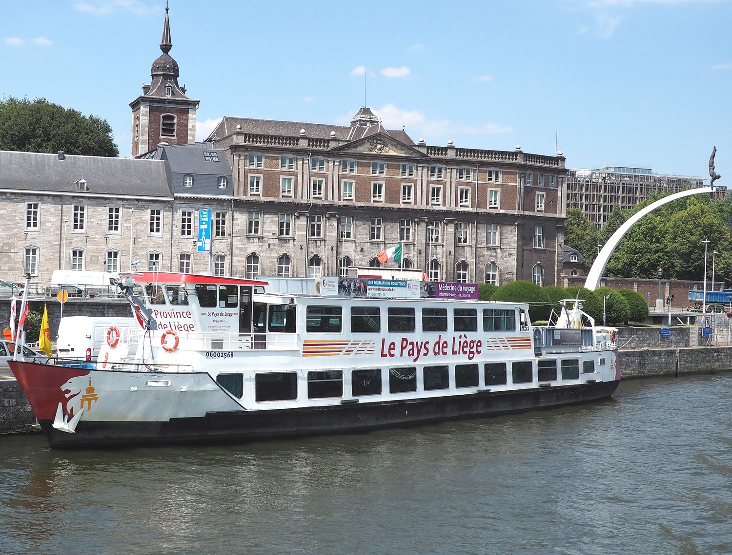Une croisière nocturne de 7 heures sur la Meuse, au son de la techno, entre Liège et Maastricht