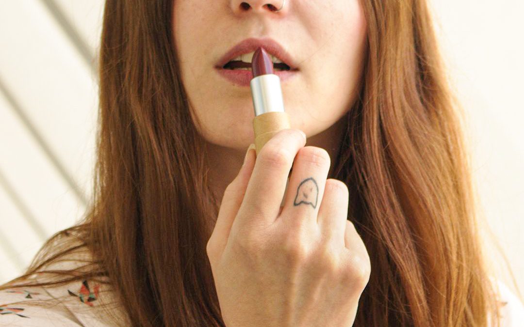 Vert à lèvres: le top lipstick liégeois à base d’ingrédients végétaux et de pigments naturels