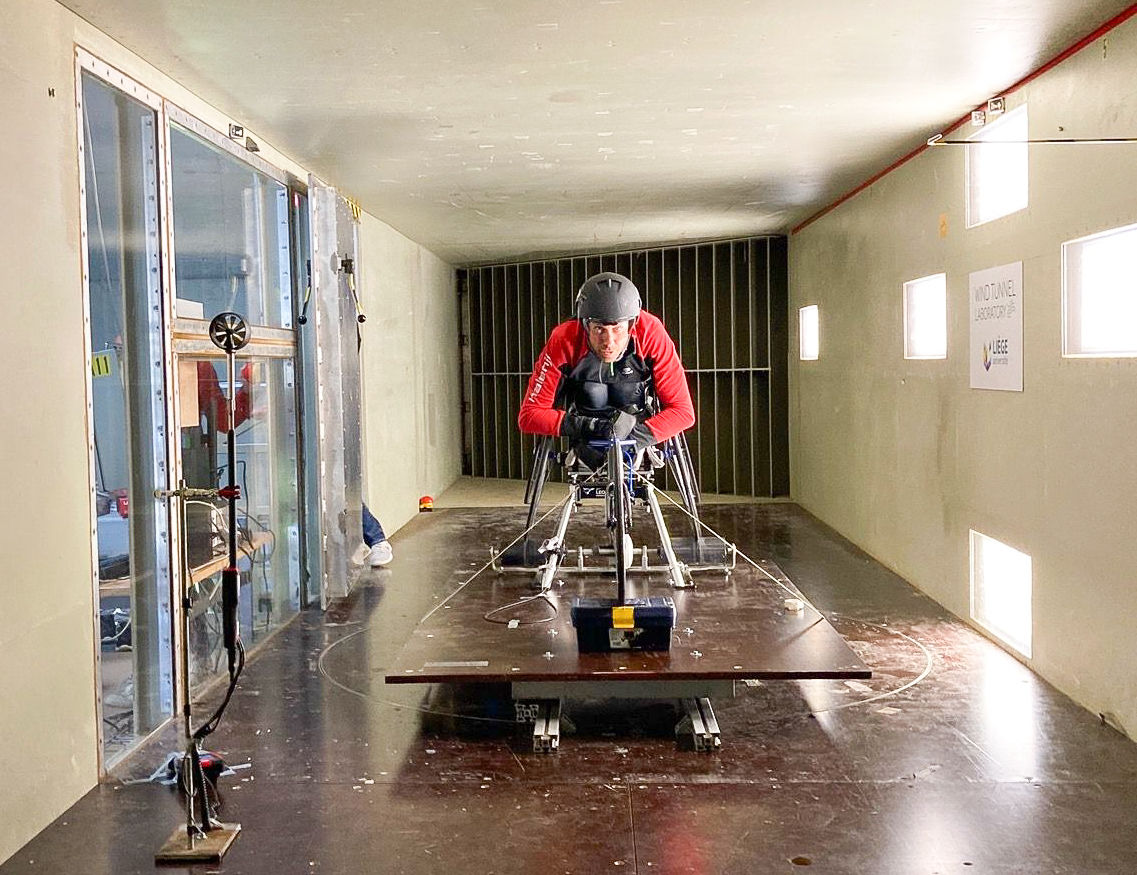 Tests aérodynamiques en soufflerie à l’ULiège pour améliorer la performance des sportifs de haut niveau