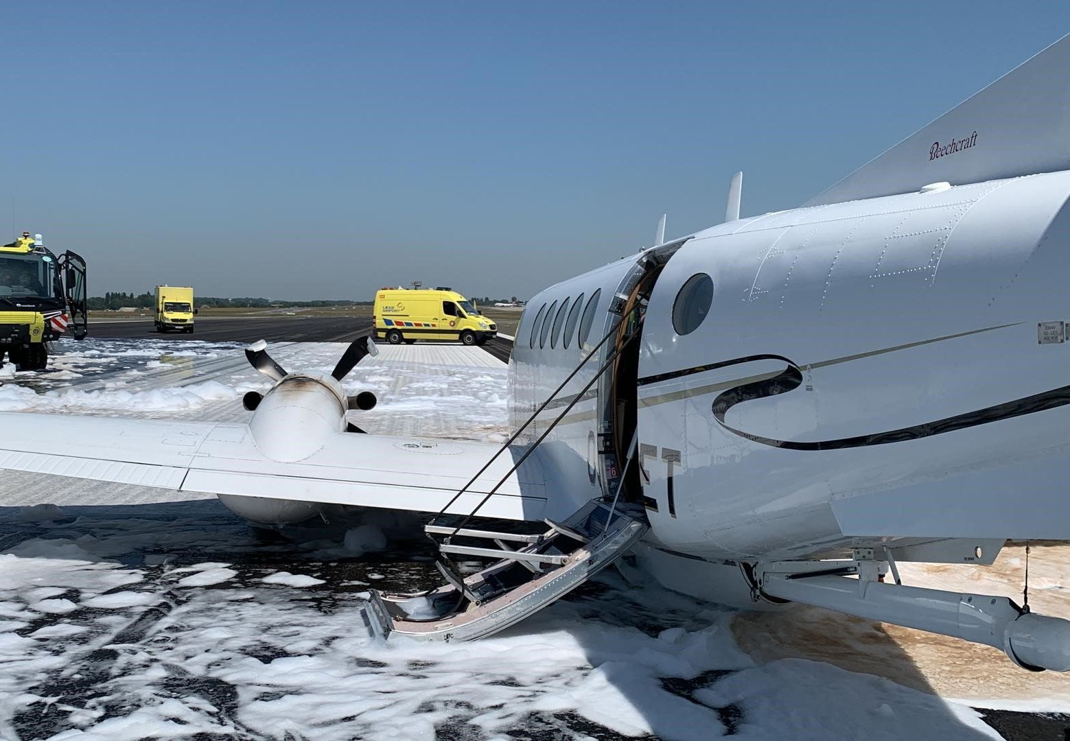 Un petit avion obligé de se poser sans train d’atterrissage à Liège Airport