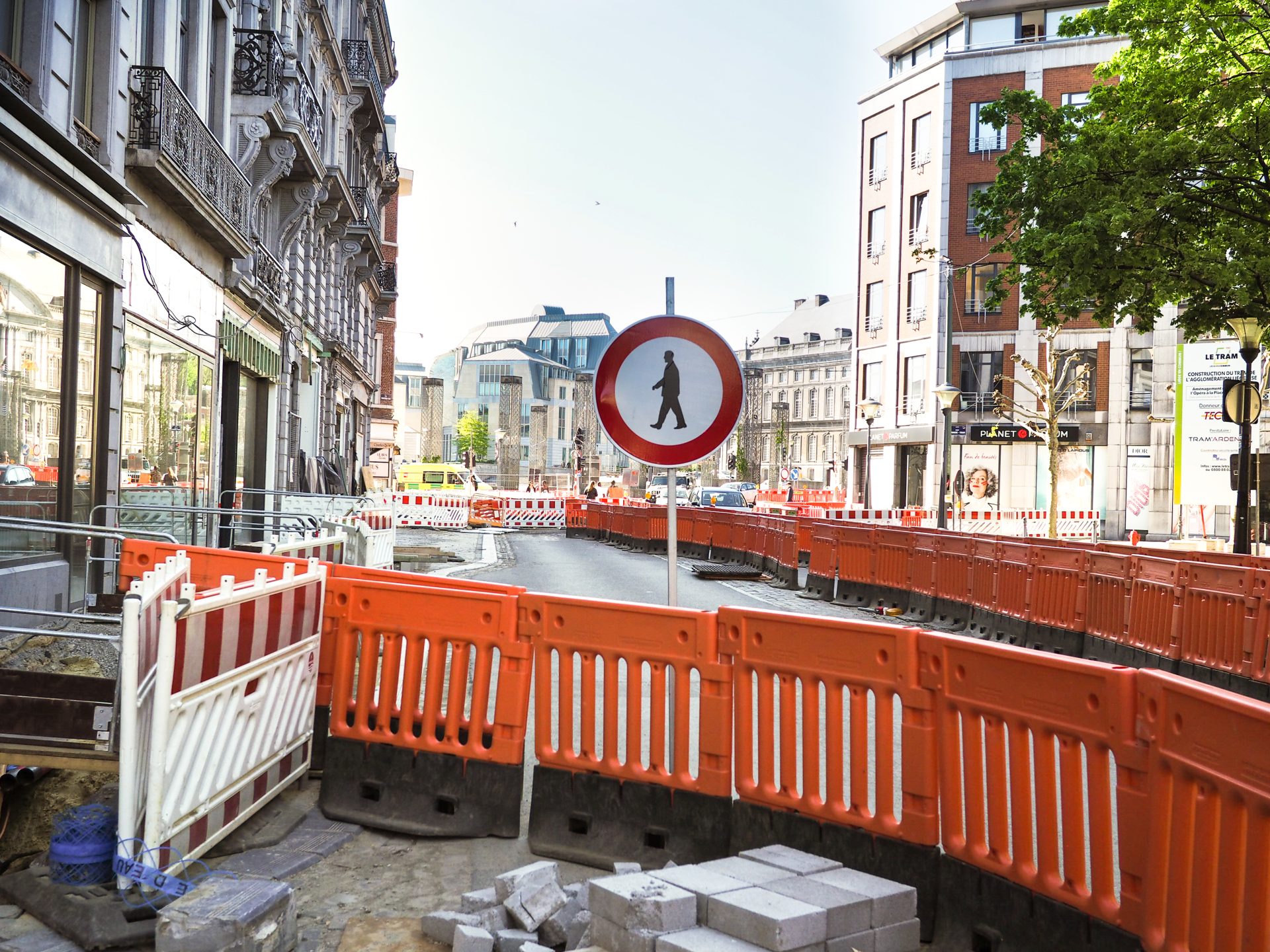 Interdictions de stationner gare Léopold, au pont des Arches et rue St Pholien