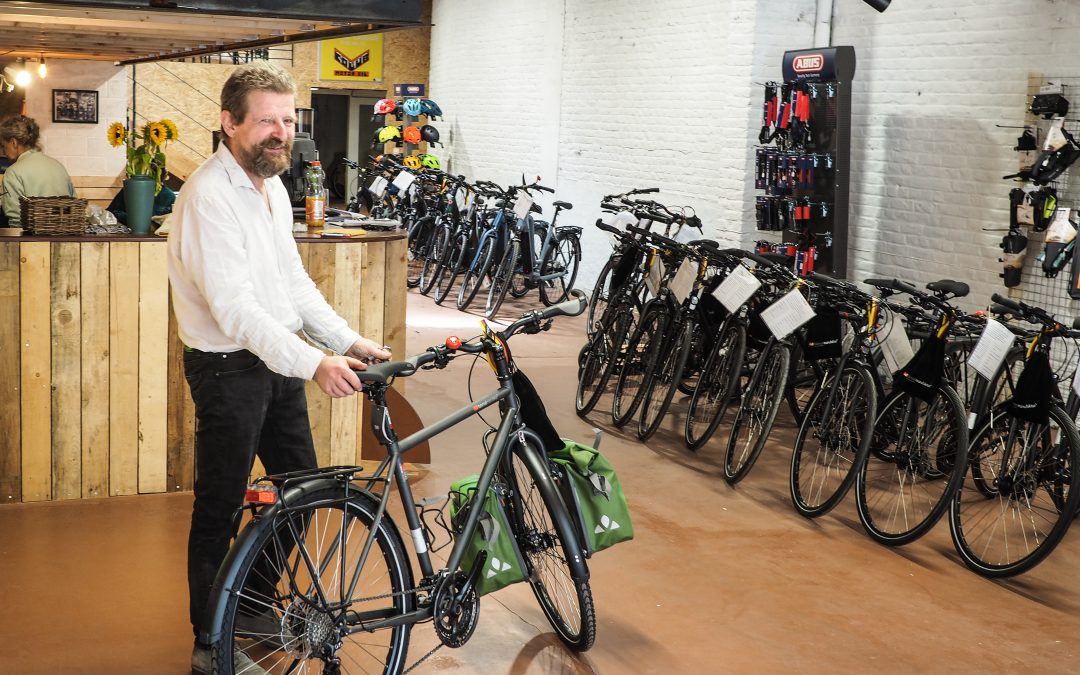 Un chouette atelier vélo propose réparations, location et liberté dans le quartier d’Outremeuse
