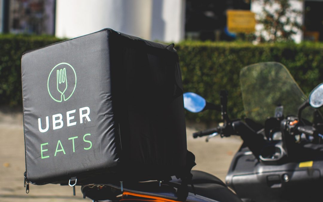 Les livreurs d’Uber Eats et Deliveroo considérés comme des salariés par la loi belge