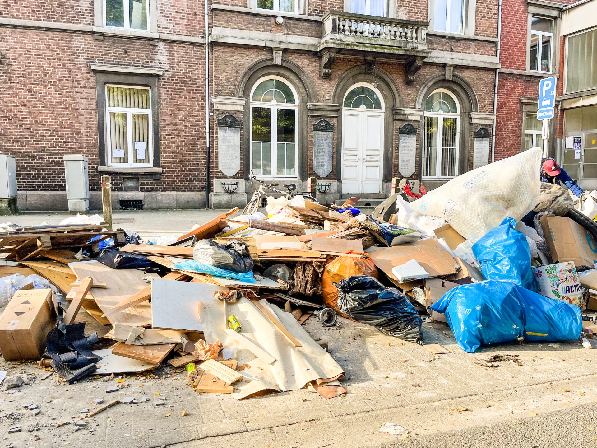 Problème de dépôts clandestins de déchets à Angleur sur le compte des inondations