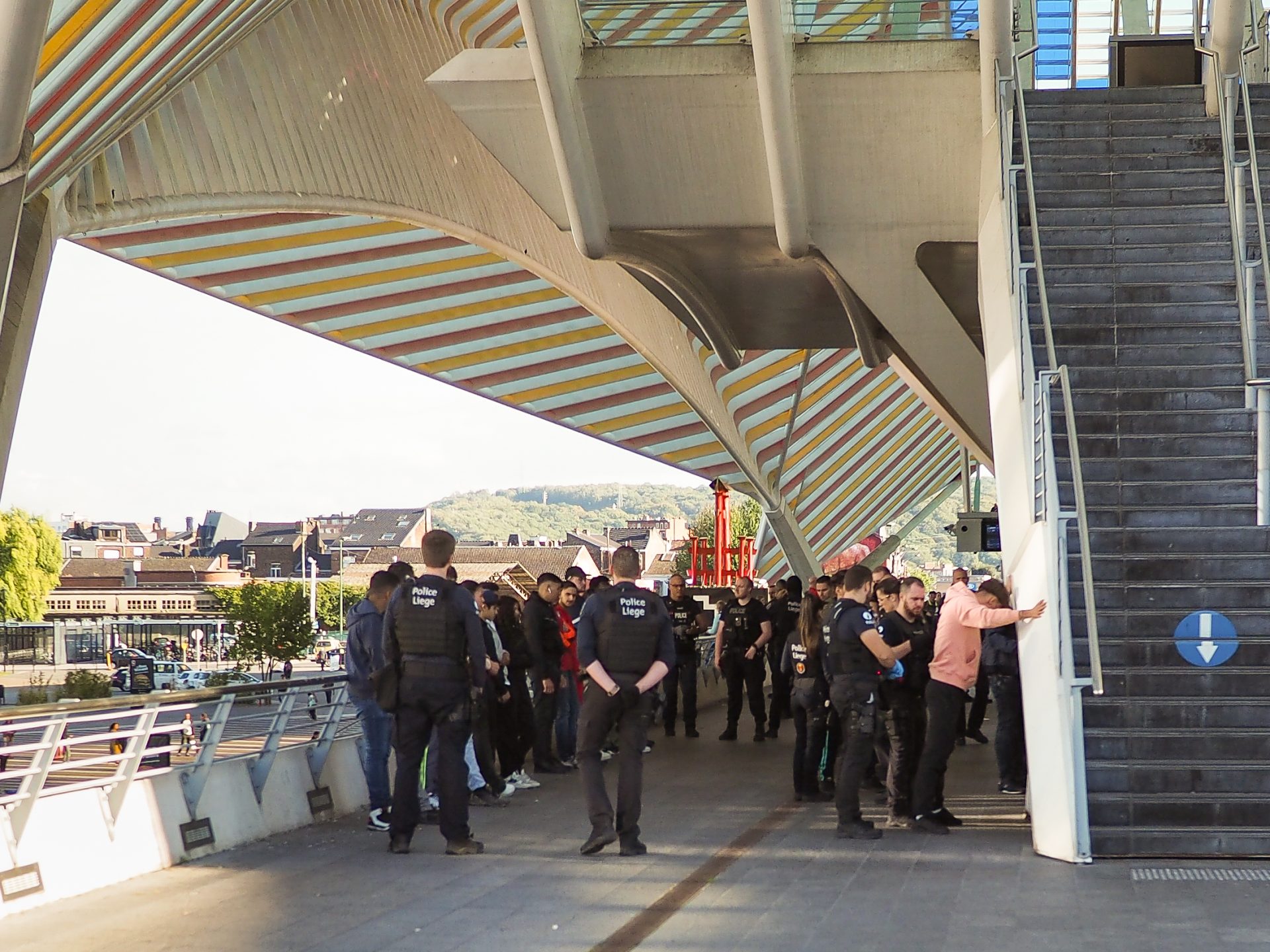 Des bandes de jeunes débarquent à Liège pour se bagarrer sur la foire: 14 arrestations