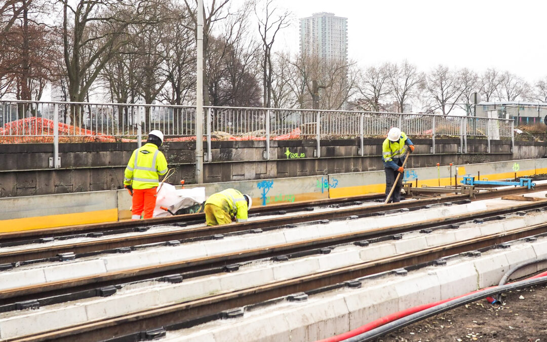 Le chantier du tram continue, malgré l’arrêt du financement des banques au groupe COLAS Belgium