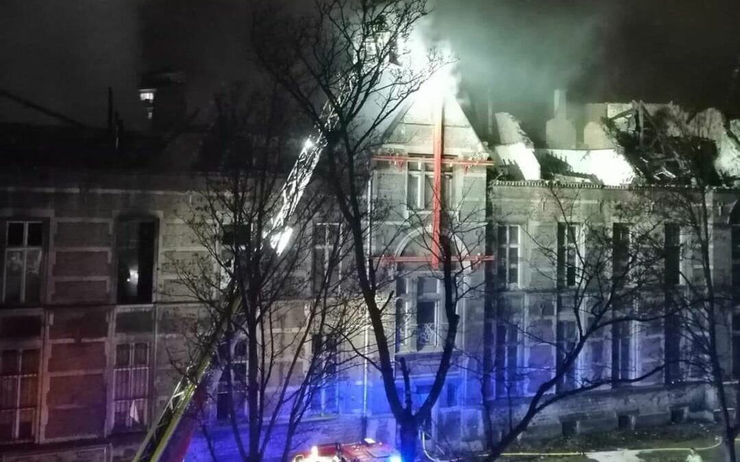 Encore un incendie dans l’ex-hôpital de Bavière: combien en faudra-t-il pour valider sa démolition ?