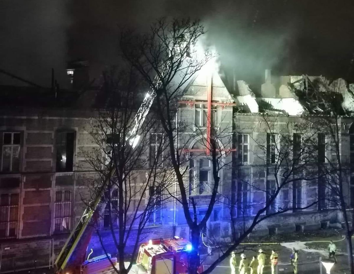Encore un incendie dans l’ex-hôpital de Bavière: combien en faudra-t-il pour valider sa démolition ?