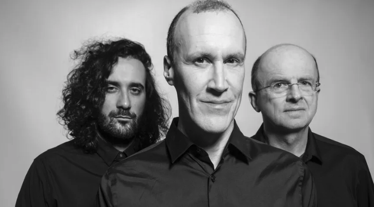 Agenda ► DAVID LINX : On Shoulders We Stand’ – Album Release
