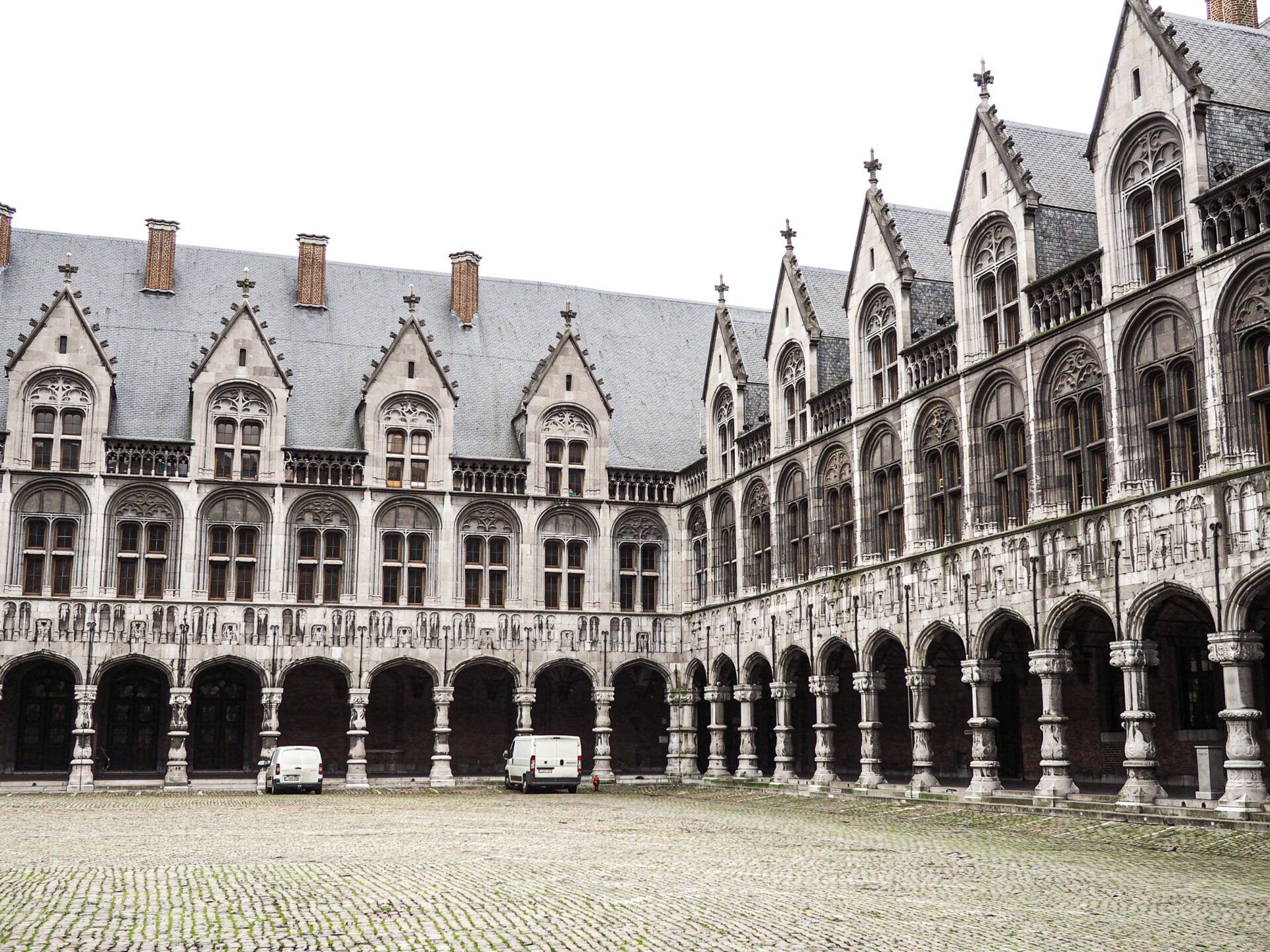 La restauration du Palais des Princes-Évêques va être lancée sous la conduite de l’ancien gouverneur Foret