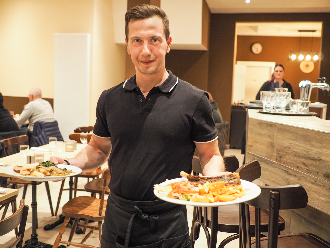 Le célèbre restaurant grec «Chez Tasso» de la rue Souverain Pont a rouvert