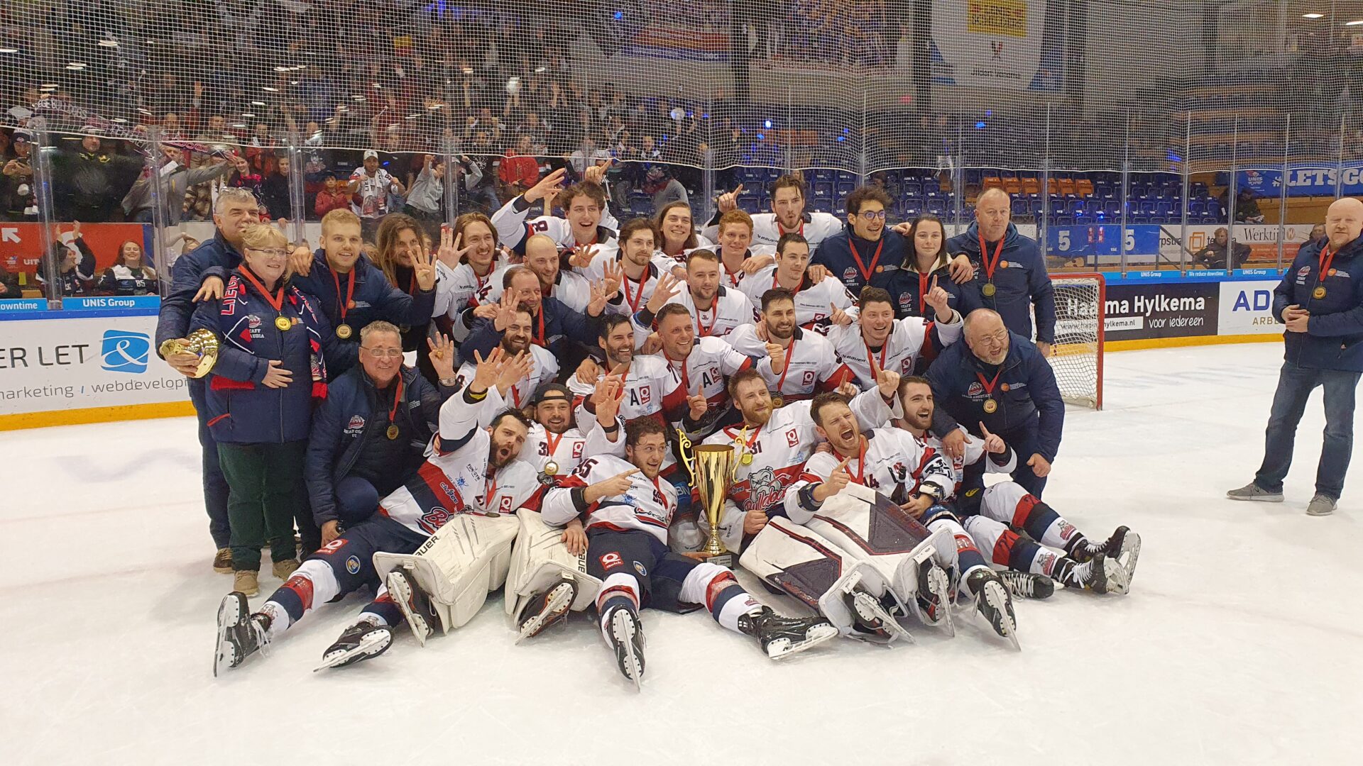 Saison historique pour les Bulldogs: les hockeyeurs liégeois raflent tout !
