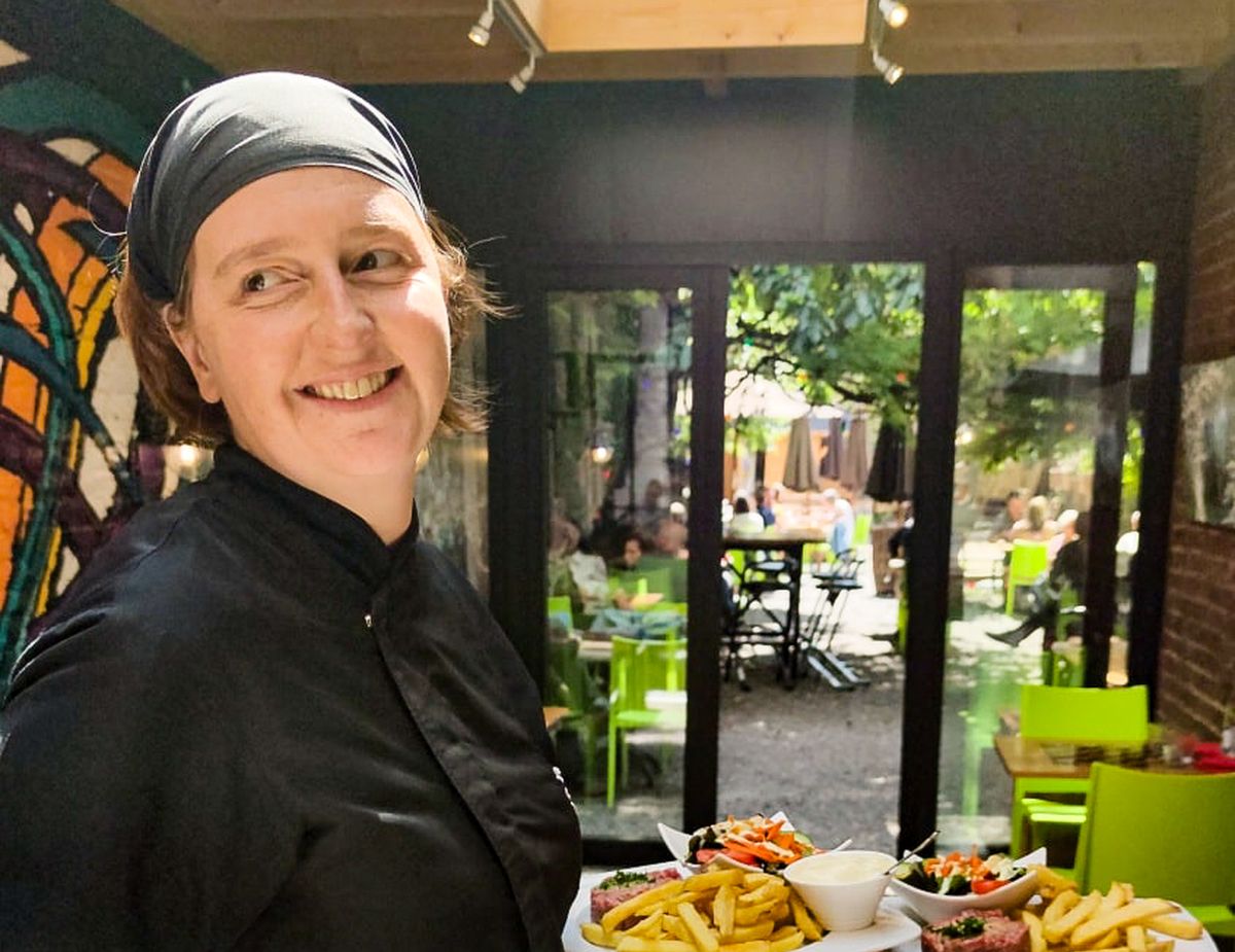 La restauratrice de Côté cour Côté jardin, qui avait offert plus de 10.000 repas aux sinistrés en une journée, fait faillite