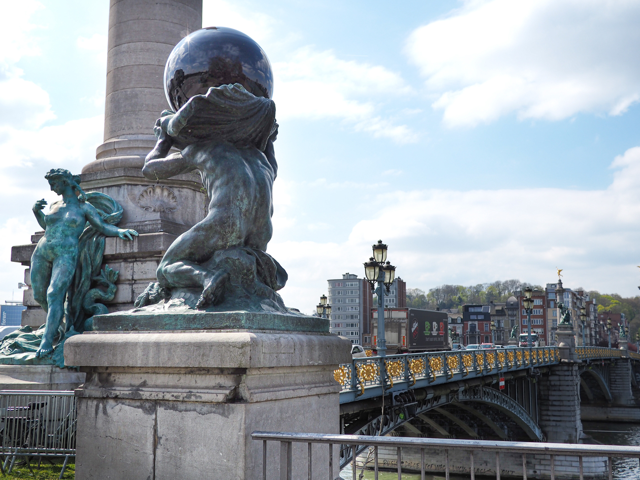 Les 4 perles géantes du pont de Fragnée vont-elles rester définitivement?