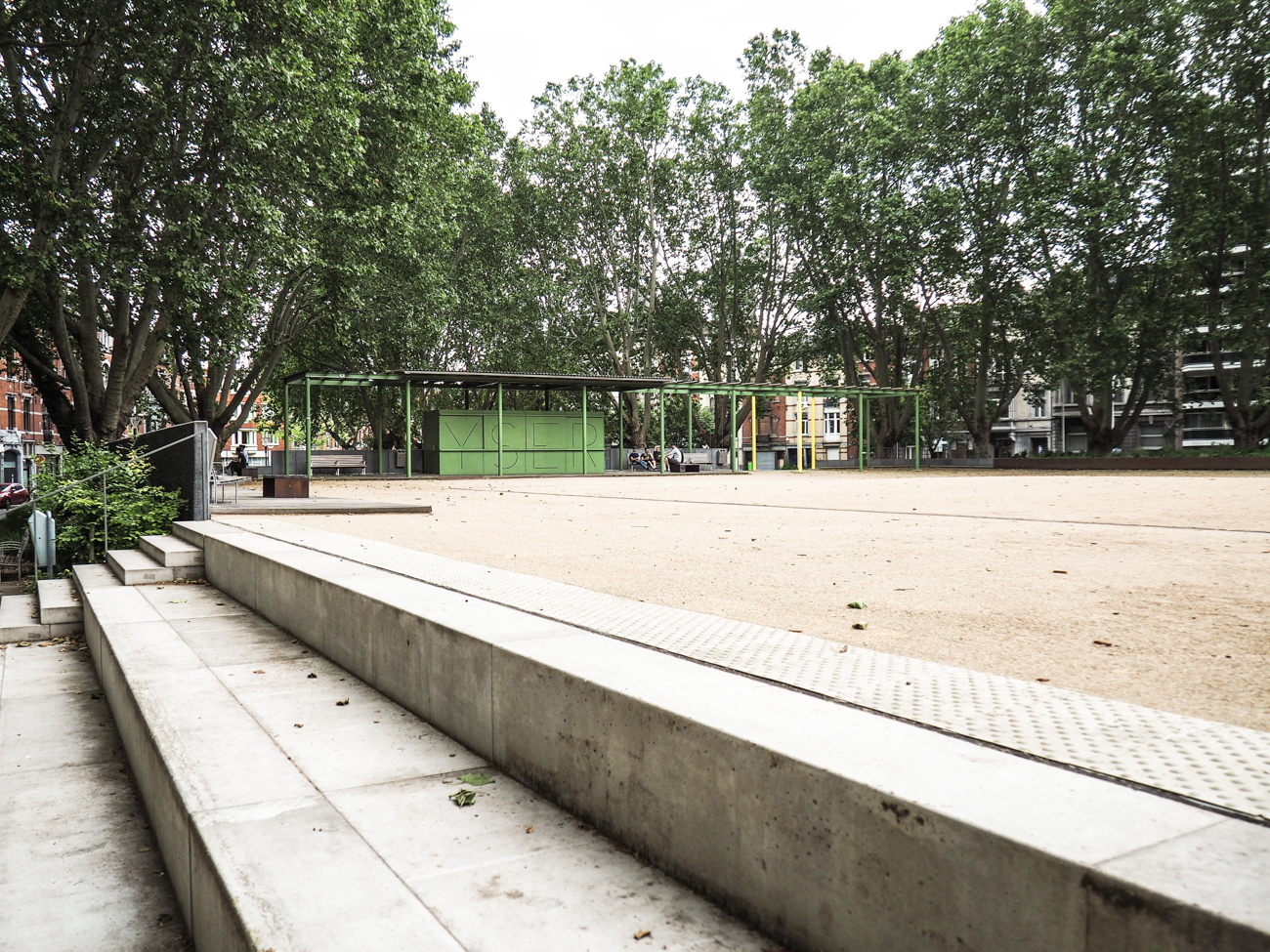 La place de l’Yser est-elle ratée au point de devoir être repensée et refaite?