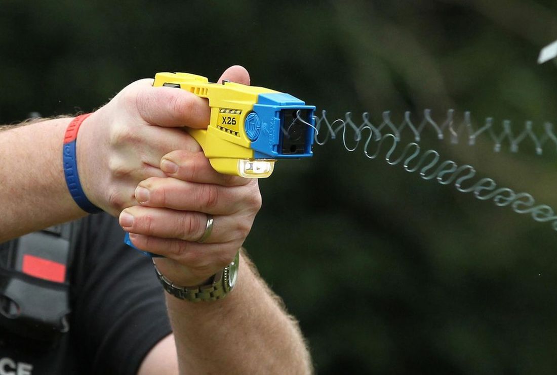 La police de Liège va s’équiper de 10 nouveaux pistolets électriques « Taser »