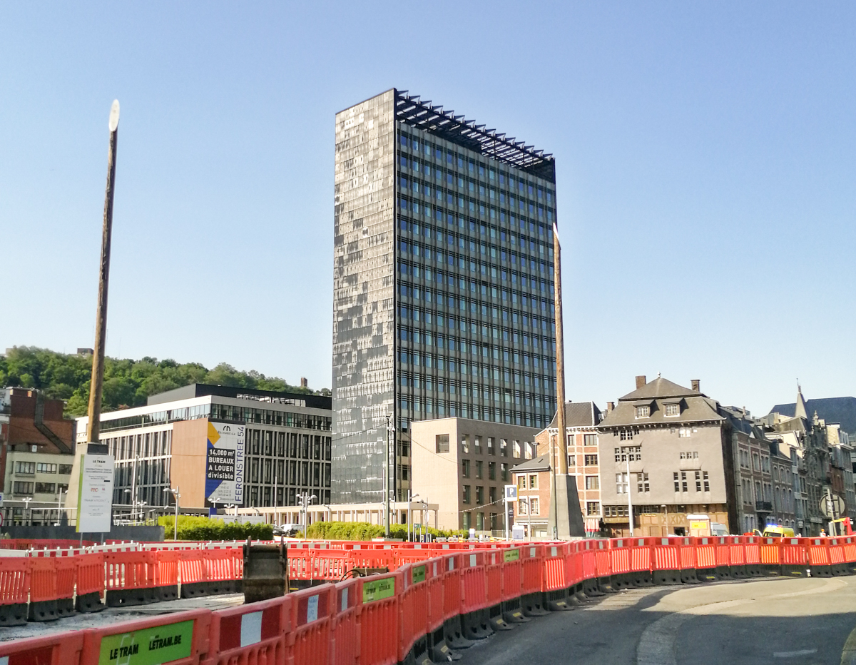 Des panneaux photovoltaïques de la Cité administrative doivent être changés à cause d’un effet peu harmonieux