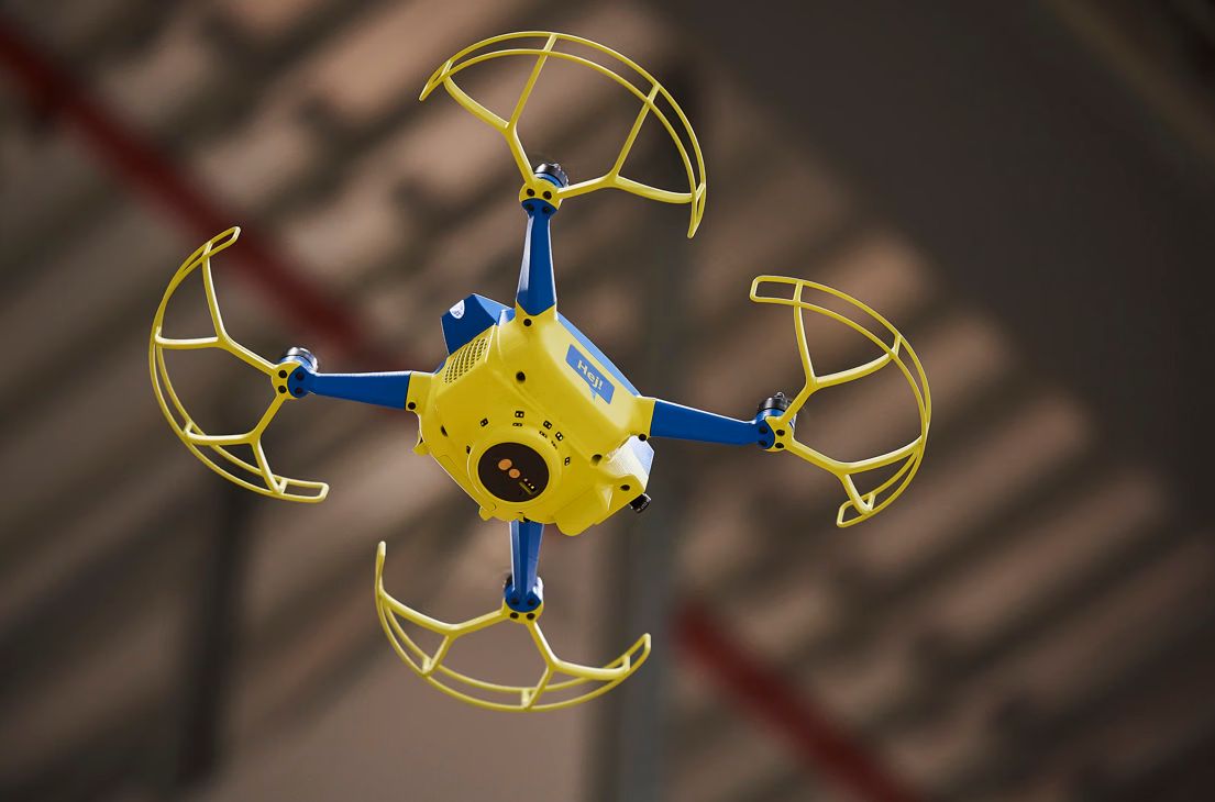 Des drones autonomes dans les rayons d’IKEA Liège pour automatiser des processus logistiques