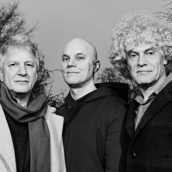 Agenda ► Aka Moon & Fabian Fiorini Scarlatti Book