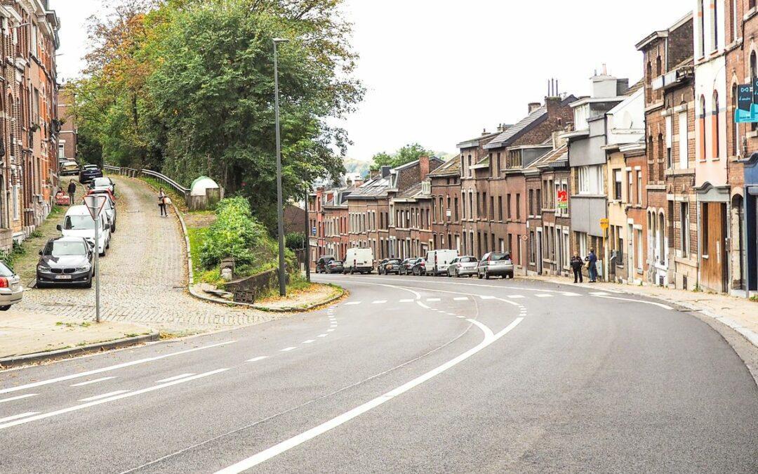 Les aménagements récents de la rue de Robermont rendent dangereuse sa montée à vélo