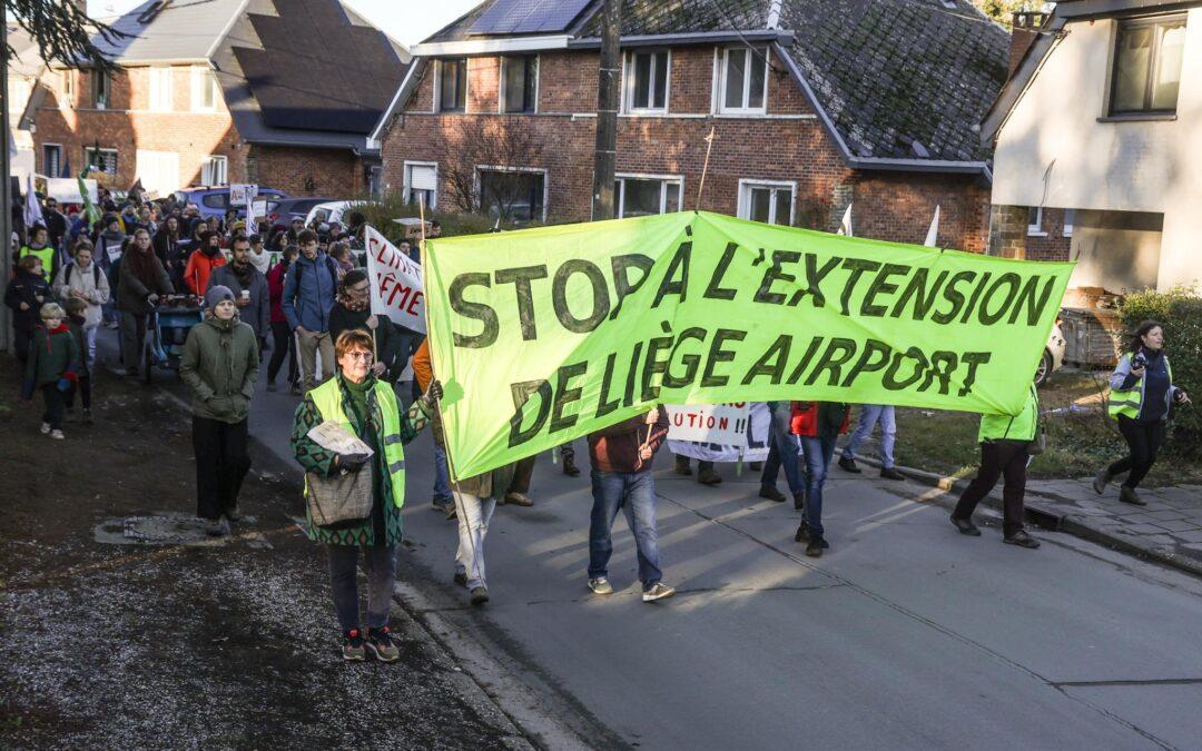 Action “Code Rouge” à Liege Airport: une femme avec le bras cassé et 62 personnes arrêtées