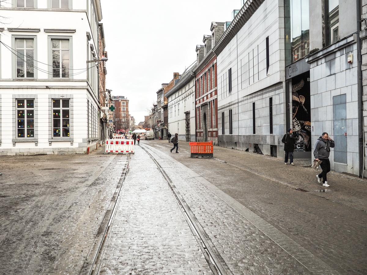 L’avancement des travaux du tram laisse apparaître de nouveaux et vastes piétonniers