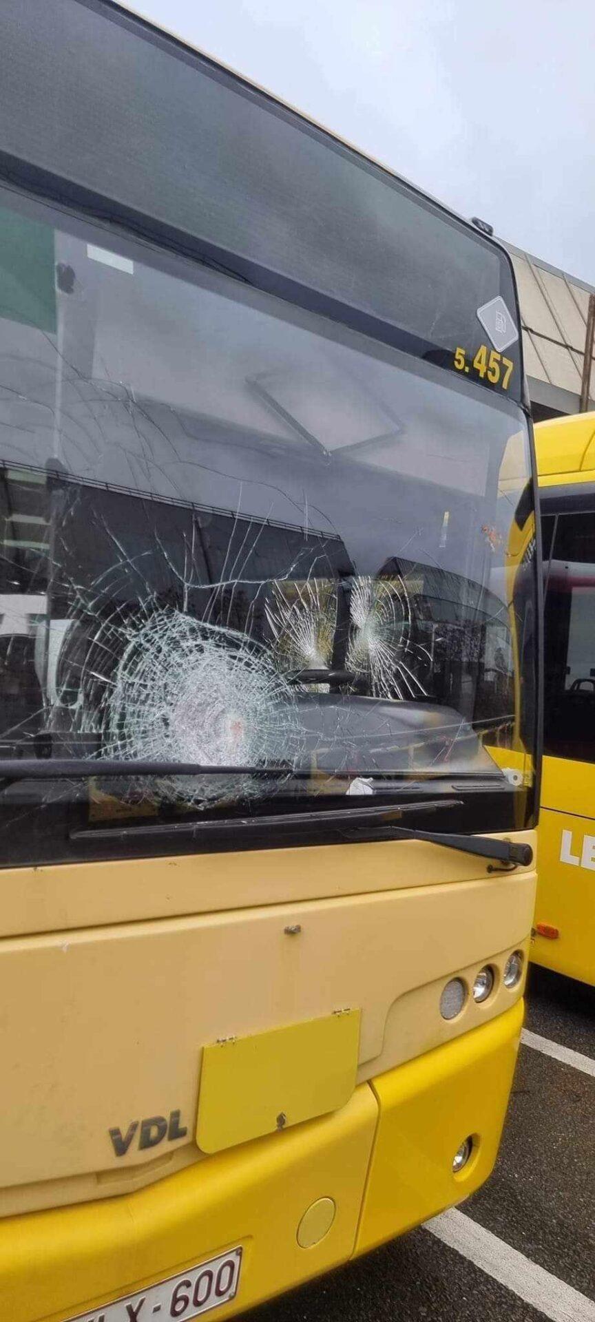 Un bus de la ligne 27 visé par des projectiles à Seraing