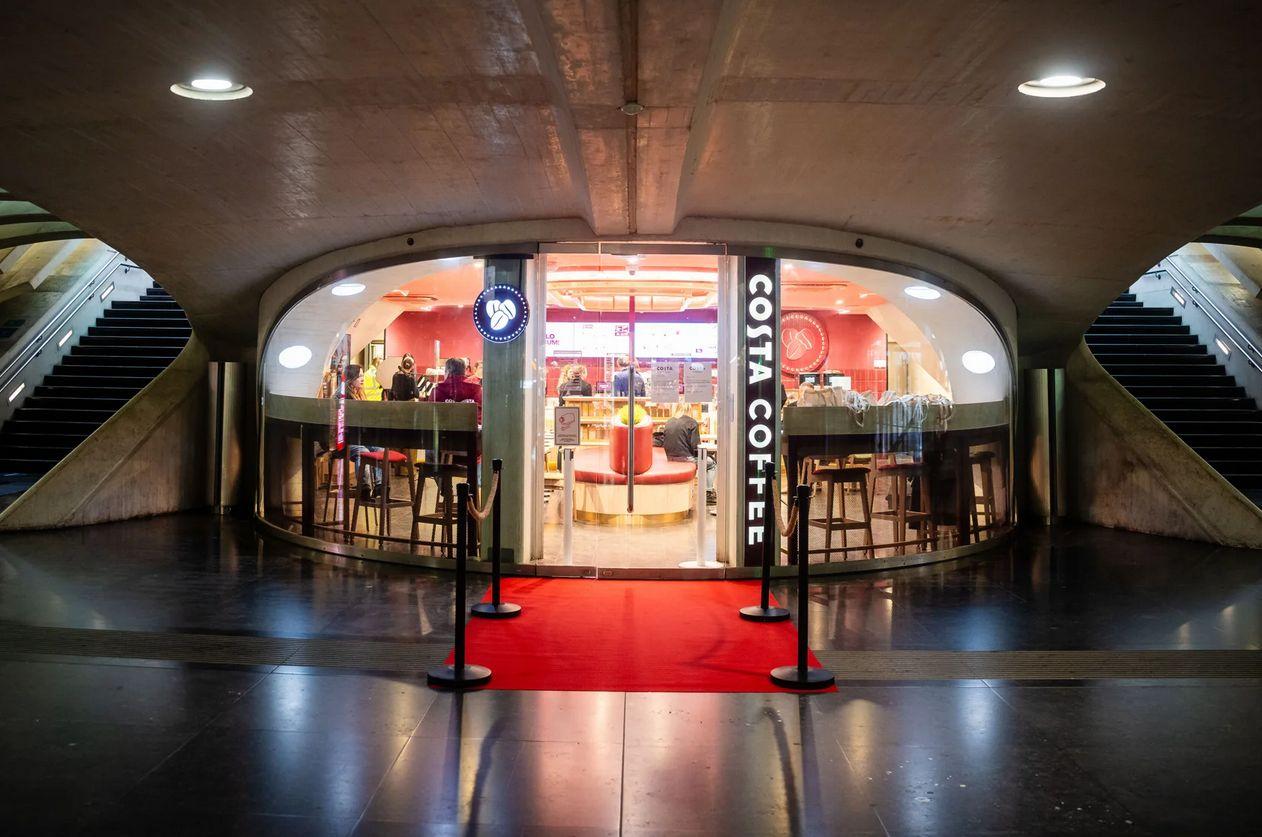 Costa Coffee a ouvert sa première succursale belge dans la gare des Guillemins