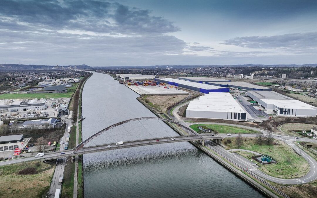Transport fluvial : la Wallonie investit dans le Trilogiport et les ponts pour développer la multimodalité