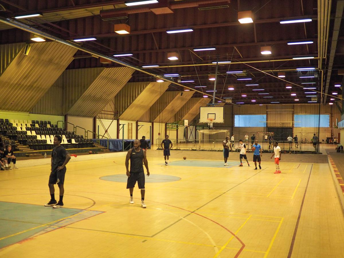 Démolition du hall sportif de la Constitution: la Ville cherche une solution pour en reconstruire un à Bavière