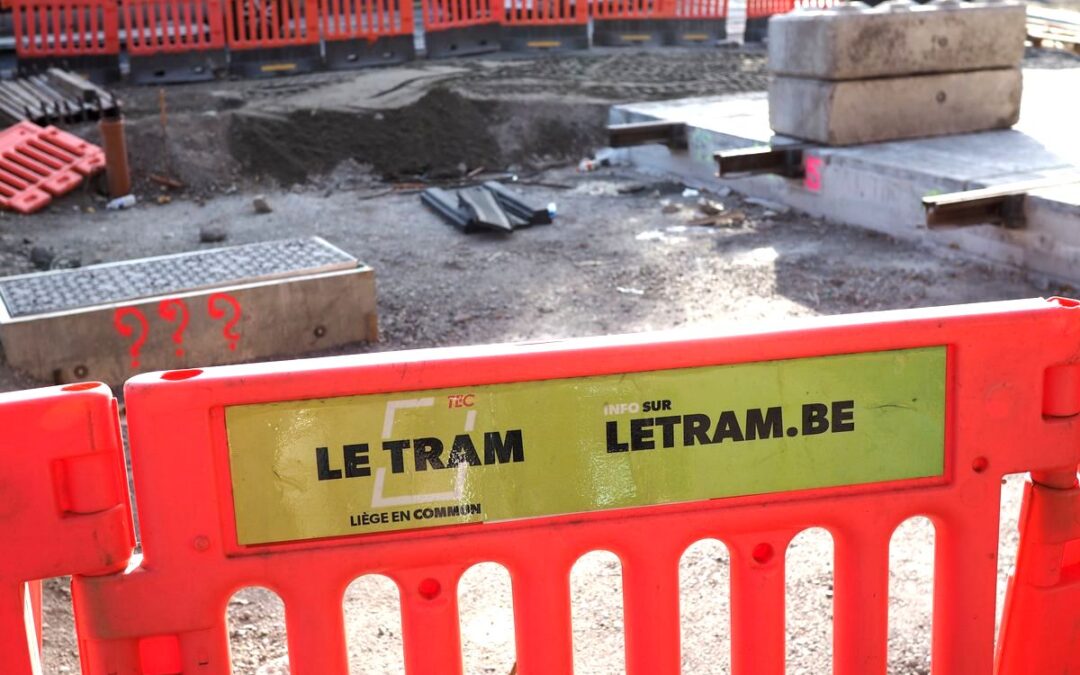 Déviation et accès partiellement bloqués boulevard de la Sauvenière: nouvelle phase des travaux du tram