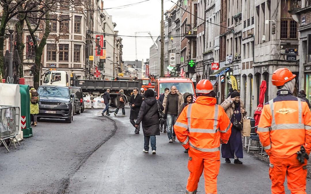 Travaux de voirie en Féronstrée au carrefour rue des Mineurs et rue du Pont