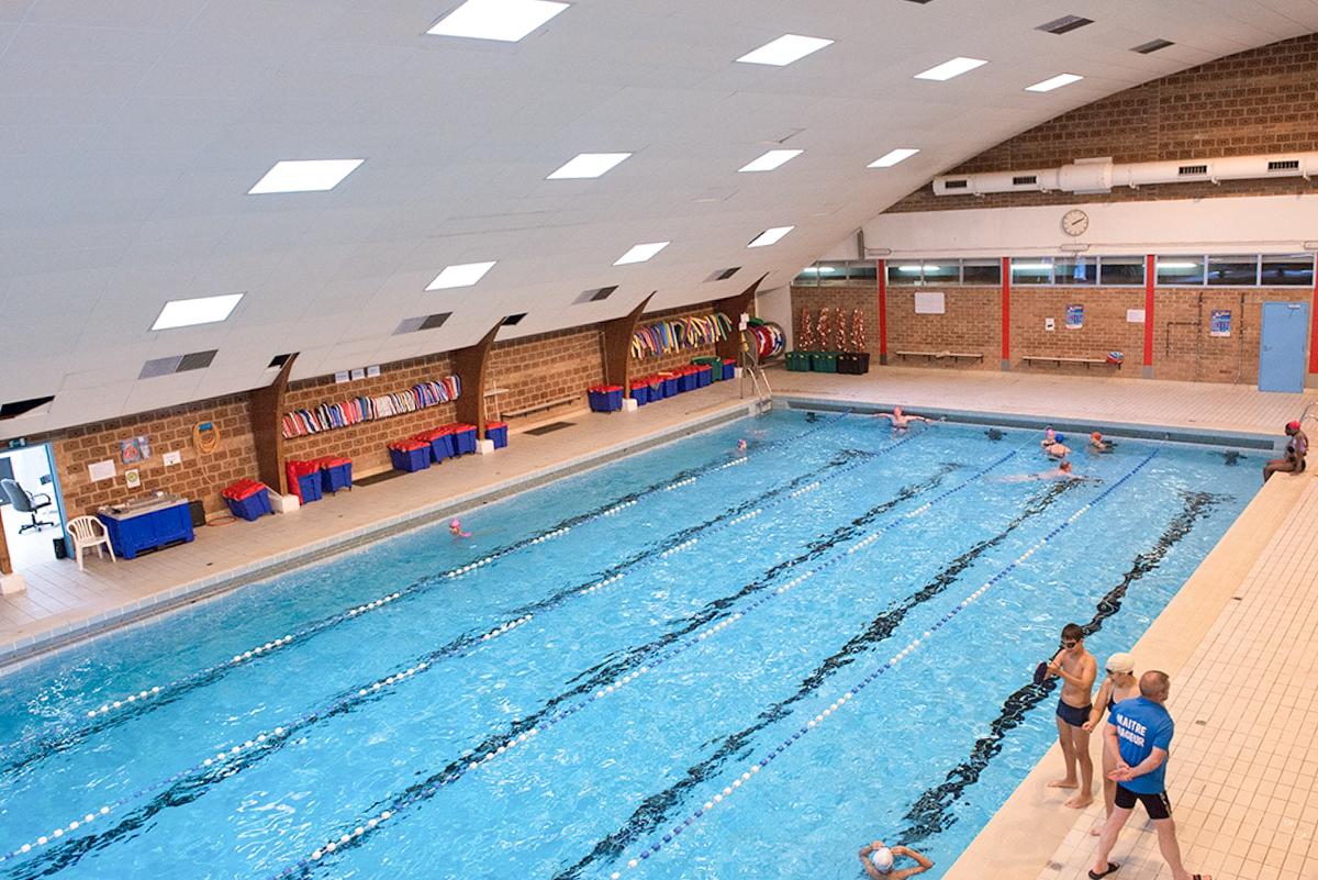 Piscine de Grivegnée: le flou un peu moins flou